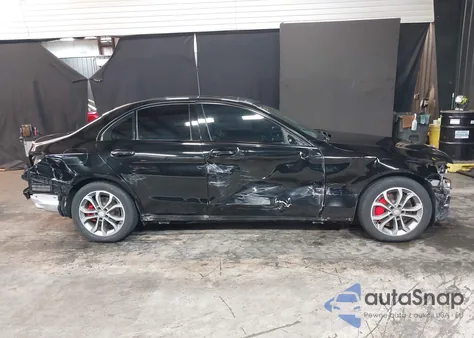 2016 Mercedes-Benz C 300 4Matic/Luxury 4Matic/Sport 4Matic from USA, damaged, VIN 55SWF4KB3GU099213